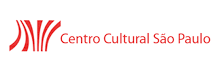 Logo Centro Cultural São Paulo: à esquerda, seis faixas vermelhas uma ao lado da outra seguem direções diferentes. À direita em letras vermelhas: Centro Cultural São Paulo.
